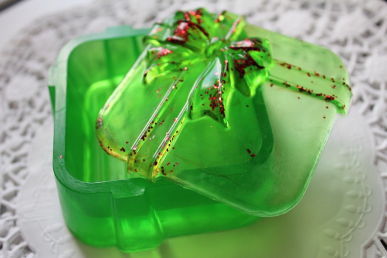 новогоднее мыльце в подарок)))