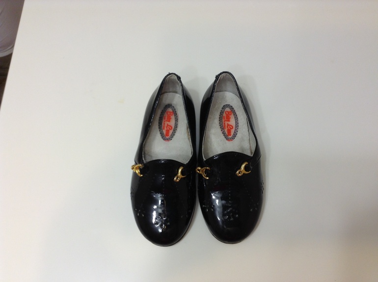 Продаю кожаные туфли, привезенные из Италии. Размер 21, б/у. Подошва кожа!