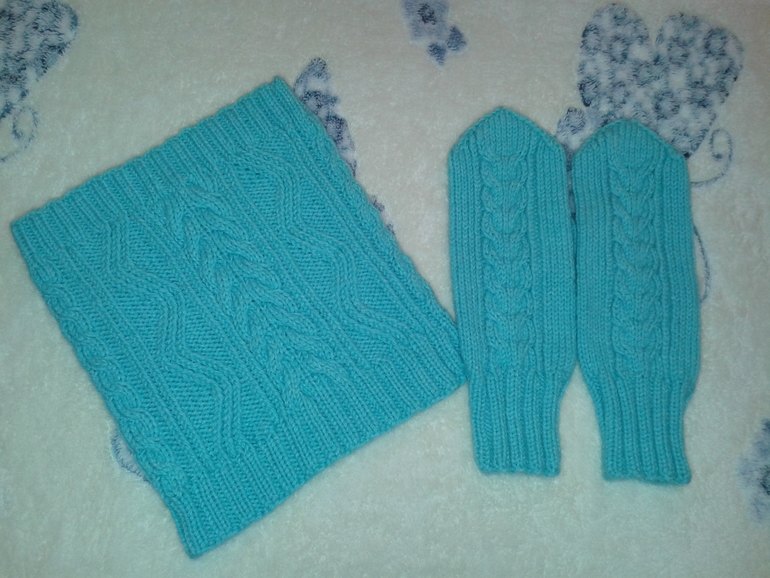 Снуд и варежки.