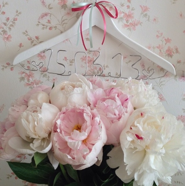 Вешалки с именем, датой, словами