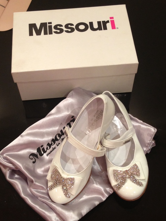 Туфельки Missouri  практически новые 29 размер, маломерят на размер. Цена 3000 рублей. Встреча м. Лубянка