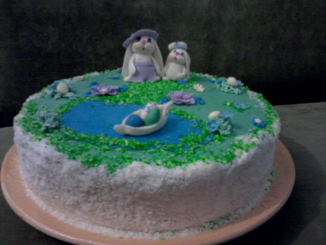 всем добрый вечер!!я новенькая!мой третий тортик!!