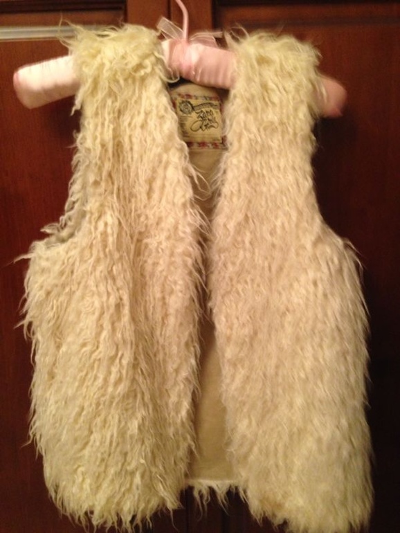 Жилет, размер M, цена 2000