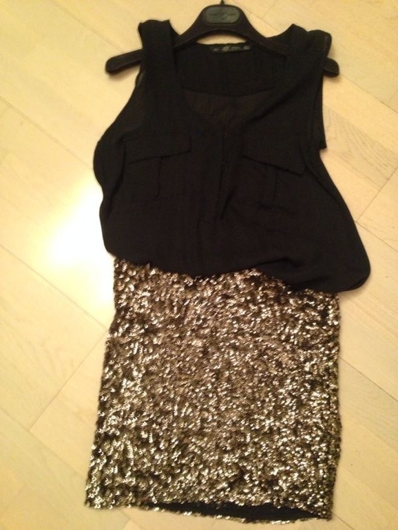 Платье, размер M, цена 1800