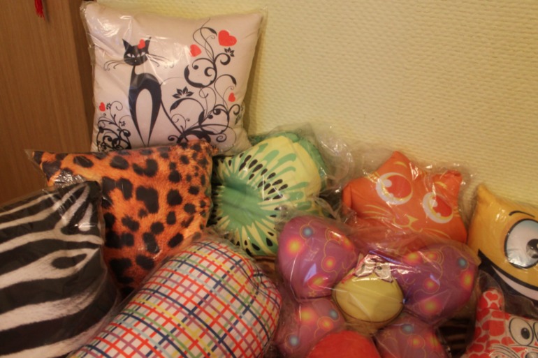 Антистрессовые игрушки и подушки