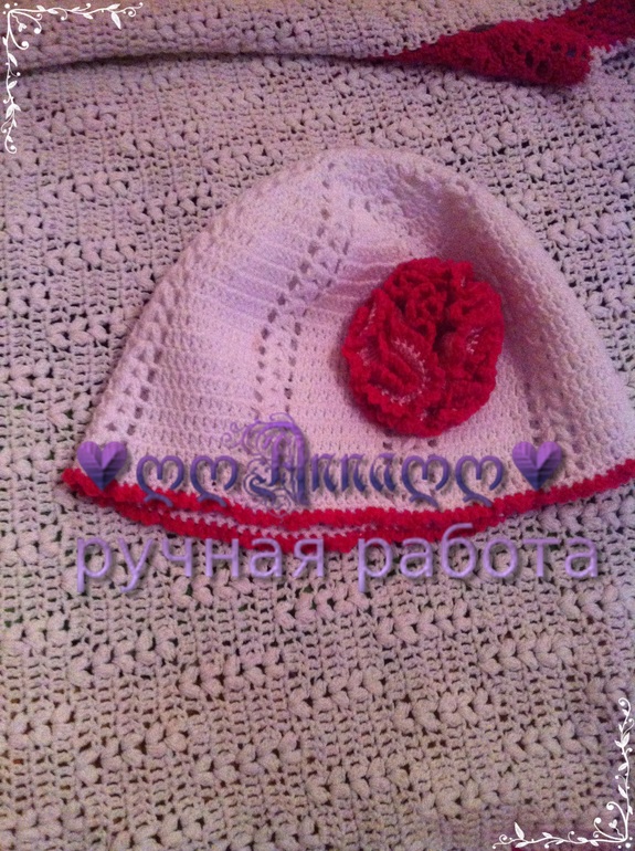 Связала для дочи летнюю шапочку!