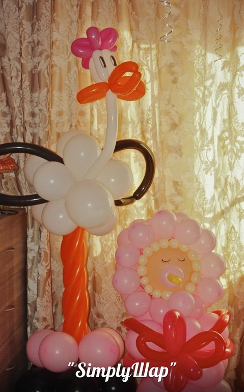 Фигуры из шаров для выписки из роддмома!