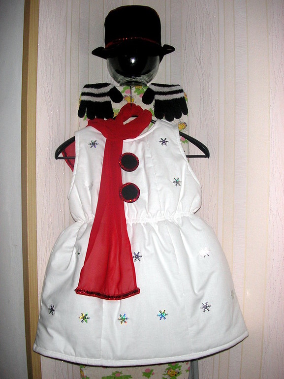 Костюм снеговика.