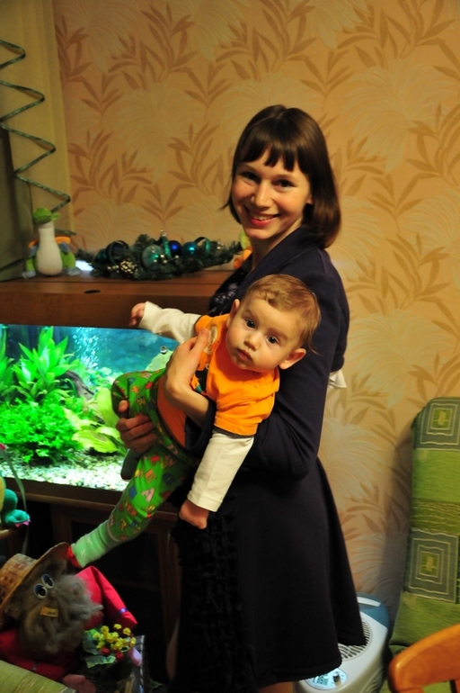 Большой аквариум и маленький ребенок