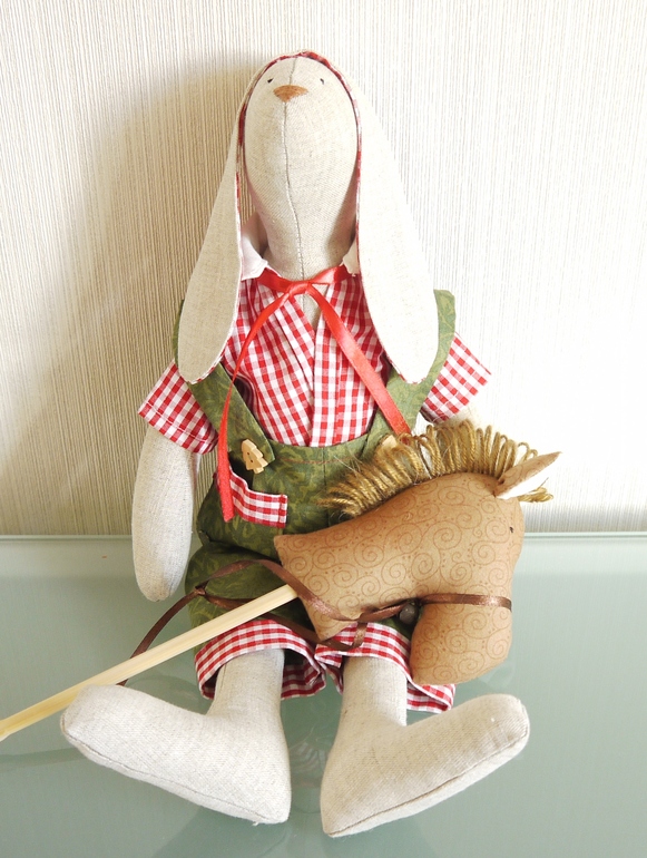 Новогодний кролик с лошадкой - символом Нового года. 1600 рублей.