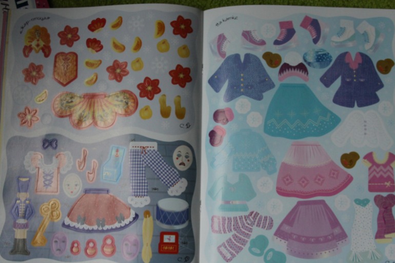 Новогодние книги с наклейками