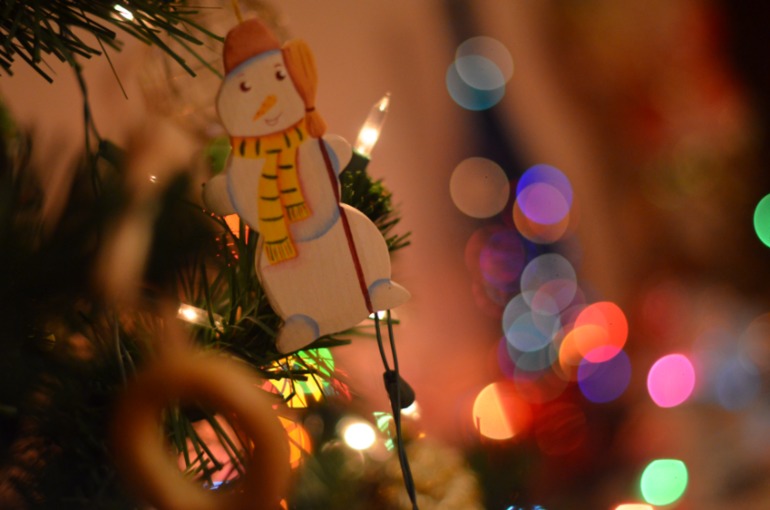 Первая подготовка к Новому Году и наша елочка