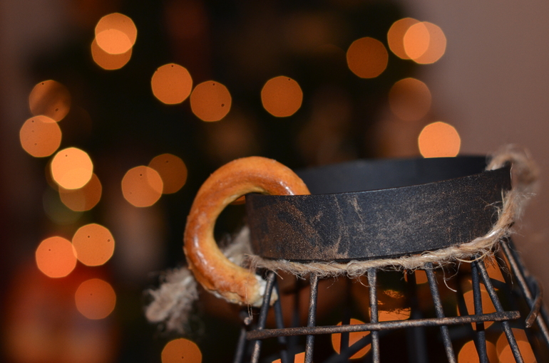 Первая подготовка к Новому Году и наша елочка