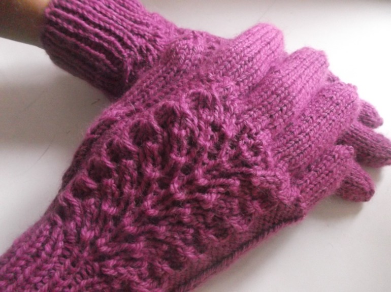 Комплект берет и перчатки (на довольной заказчице)