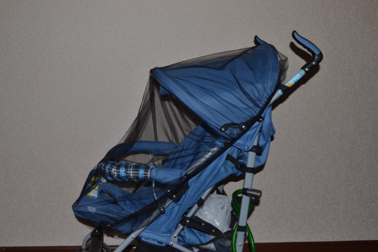 Муфты, комплекты в санки, капы, дождевики, сумки на коляску, конверты, тапочки