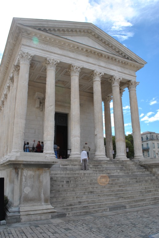 Франция : Ним