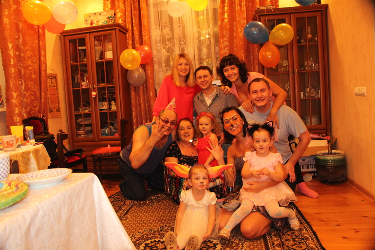 Наши 3 годика на даче!