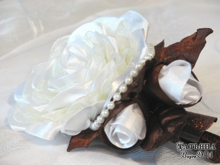 Заколочка "Белые розы"