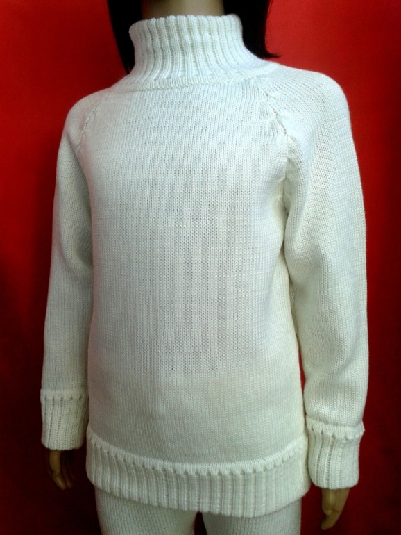 Достаём бабушкину вязальную машину.....