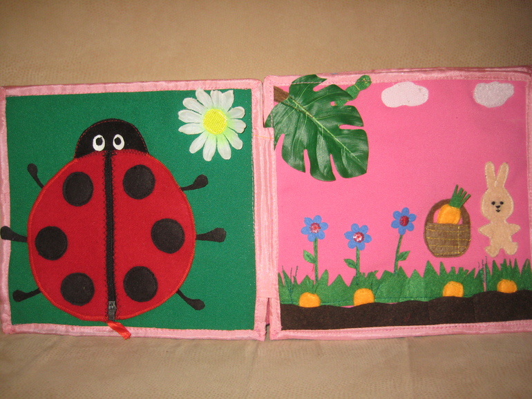 Первая книжка развивашка из фетра