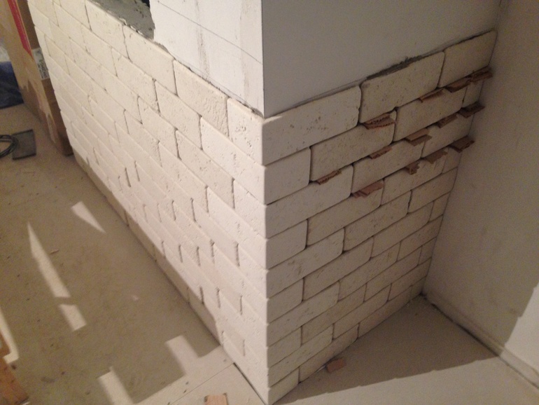 Нужен совет: чем покрыть кирпичную кладку.