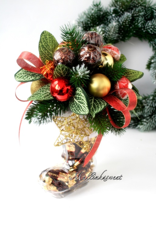 Шарик новогодний...сапожок...