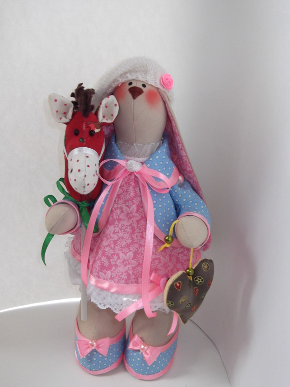 я люблю свою лошадку......