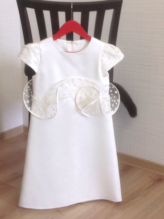 Продается нарядное платье размер 8 лет