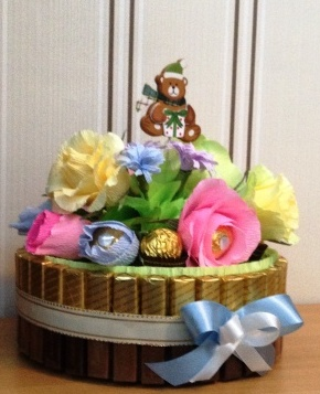 Мой первый торт, первый букет из конфет