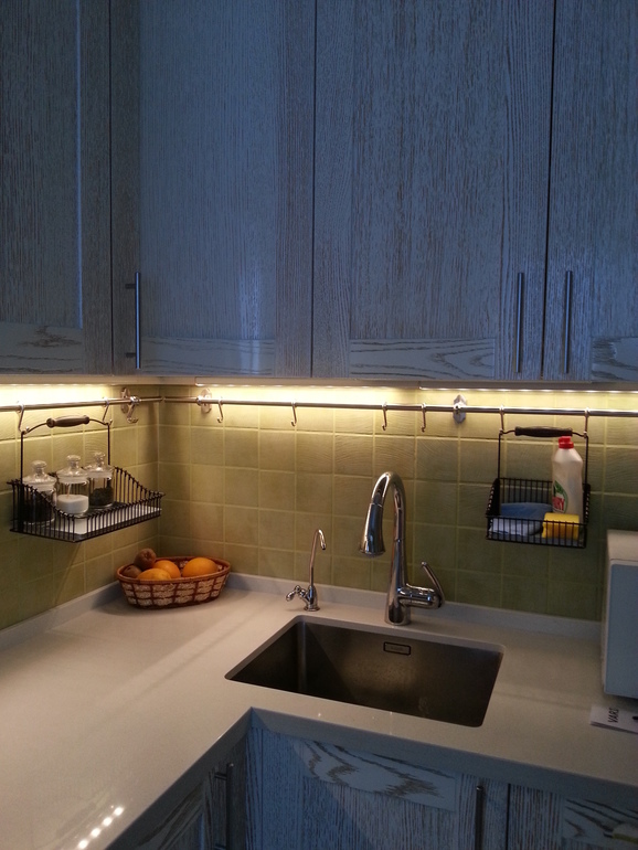 Снова приглашаю на кухню) Теперь доделанную. Осторожно, много фото!