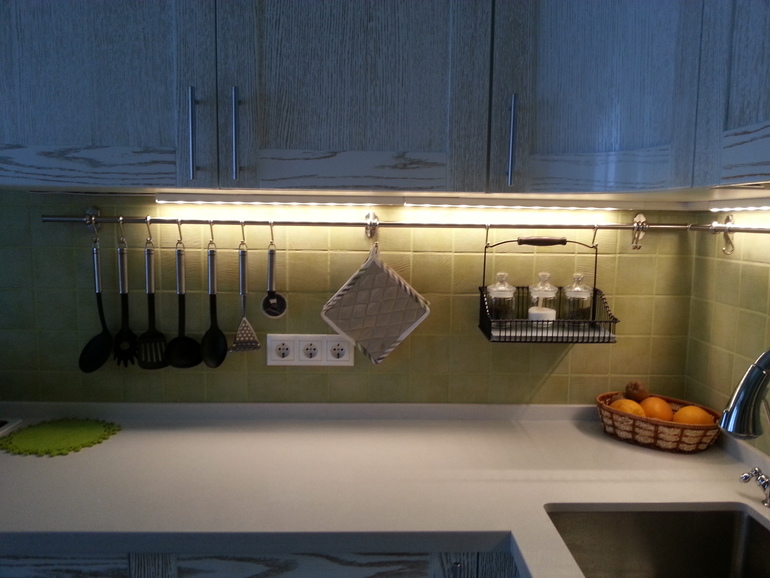 Снова приглашаю на кухню) Теперь доделанную. Осторожно, много фото!