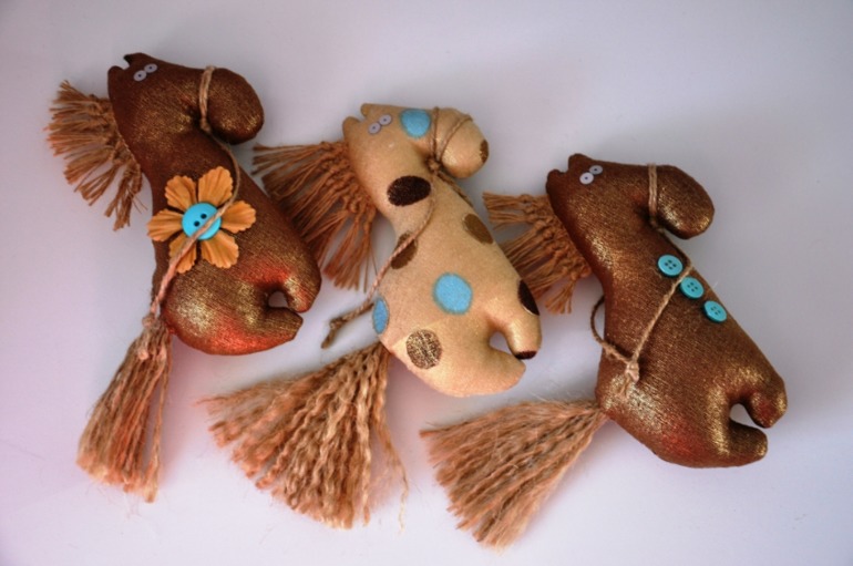 Лошадки на удачу в НовоМ году