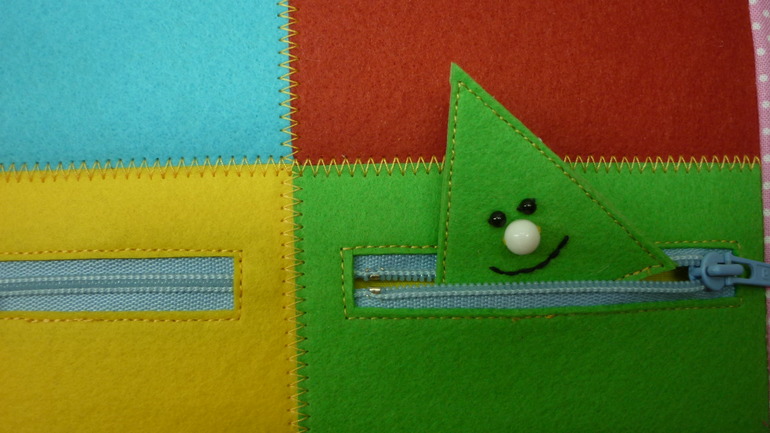 Книжечка с дракошей.