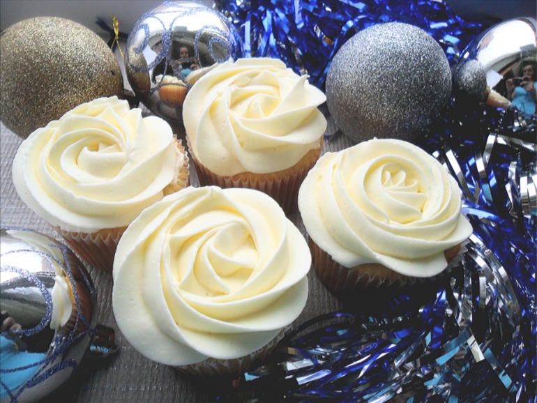 Предновогоднее безумие налалось!!!))