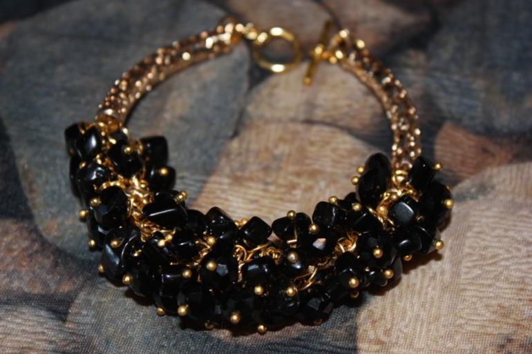 Браслеты из кожи с натуральными камнями. Новая коллекция!!! СКИДКИ!!!!!!