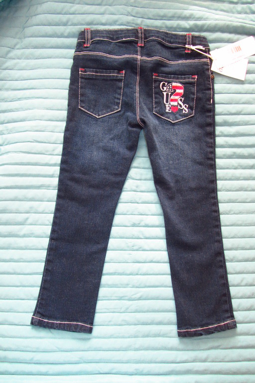Продаю джинсы GUESS новые р-р 5, 1900