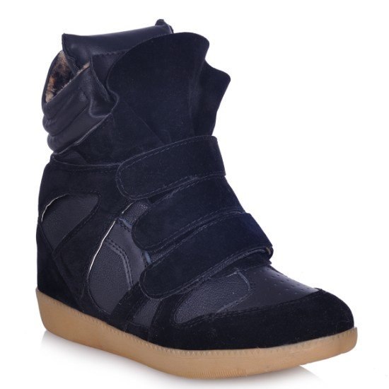 ищу сникерсы не оригинал до 2500р 37 р-р Москва.