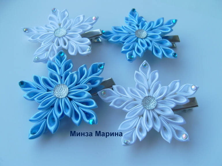Снежинки на заколках