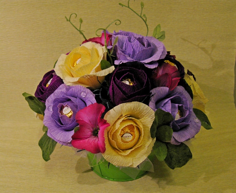 Букет в зеленом тазике