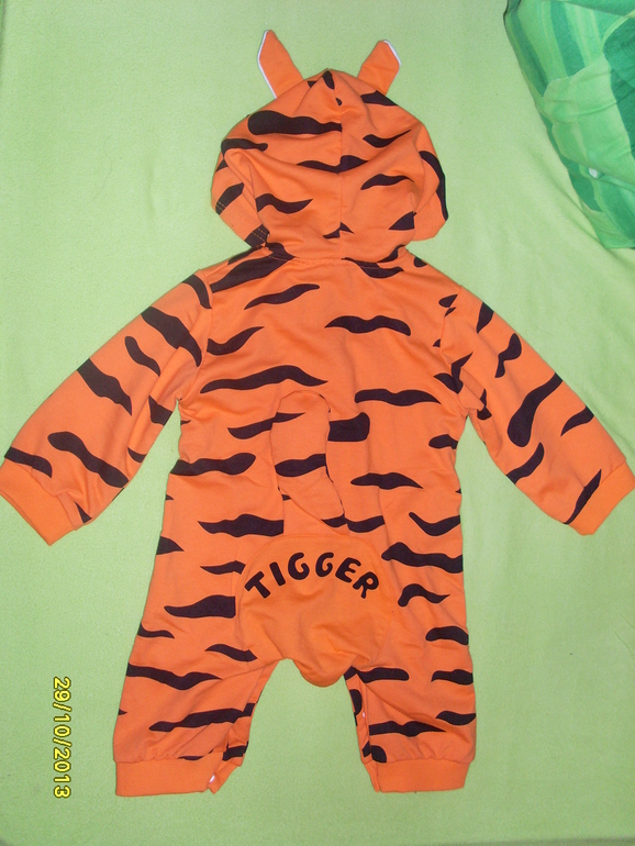 Купила сегодня в новом магазине костюмчик-решила показать.