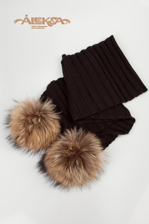 ШАПОЧКИ с натуральными меховыми помпонами женские и детские! ПРЯЖА ИТАЛИЯ!