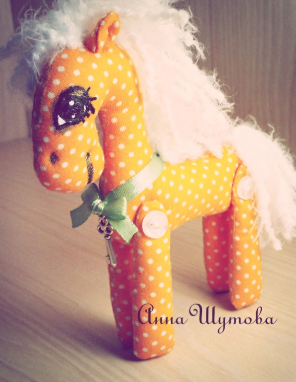 Белогривые лошадки)))