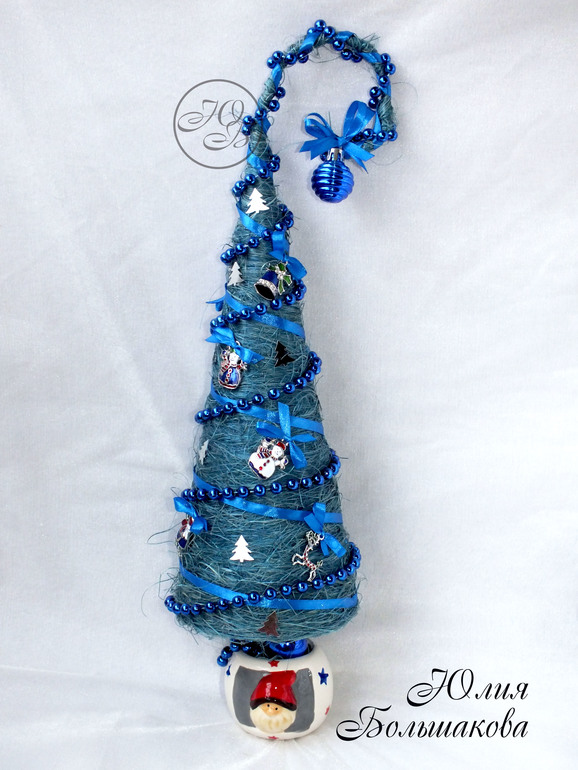 Еще две елочки.