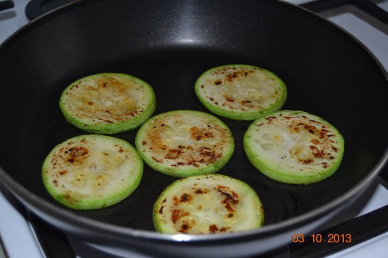 Салат с грибами и кукурузой