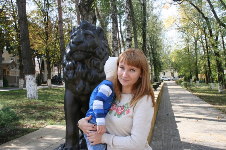 Растила ровно год