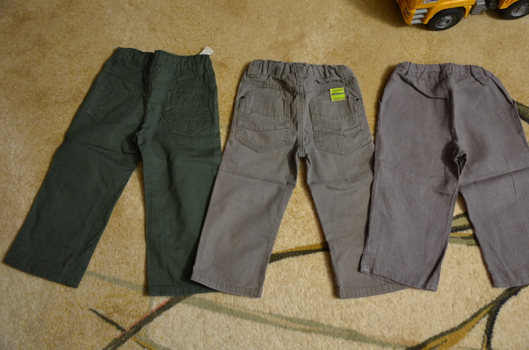 Джинсы, брюки для мальчика в хорошем состоянии