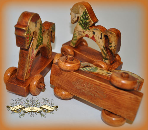 Табун новогодних лошадок.