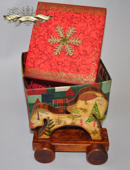 Табун новогодних лошадок.