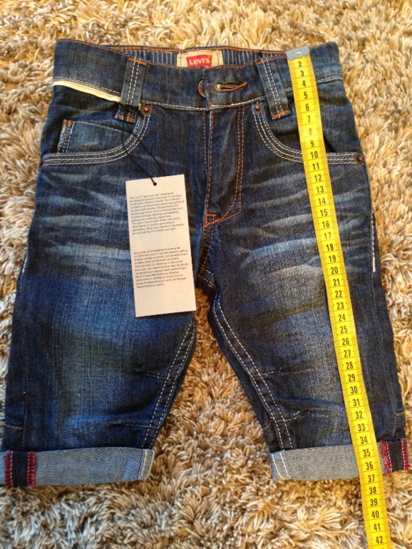 Свитерок ICEBERG р. 4 года, джинсовые бриджи LEVIS р. 3 года. РЕГИОН