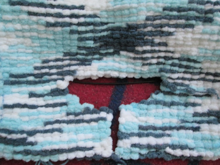 Курточка из помпонной пряжи